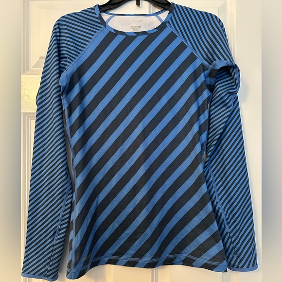 Nike Pro Woman’s Blue Black Striped Shirt size Small - Picture 1 of 4